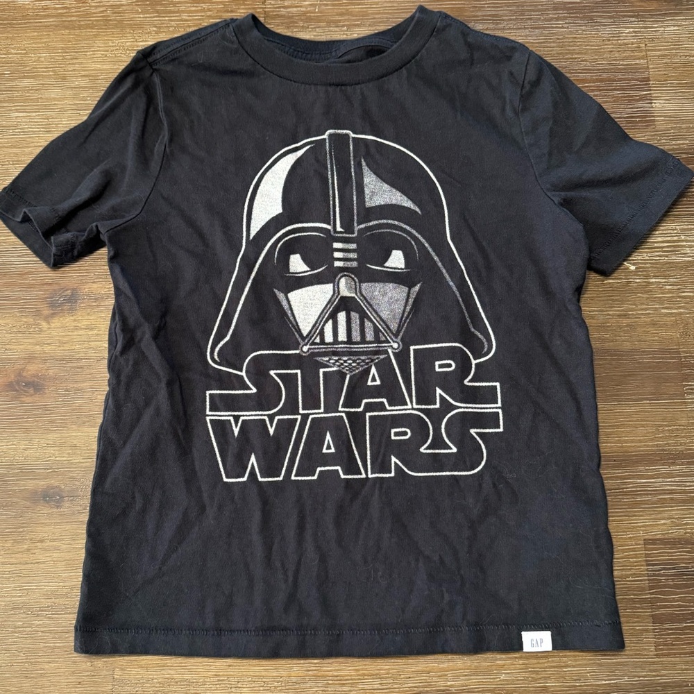 🟡EUC🟡 GAP Star Wars - Darth Vader Short Sleeve T-shirt - Youth Size S